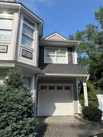 24 Arlington Avenue, Smithtown, NY 11780