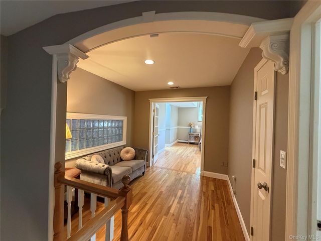 24 Arlington Avenue, Smithtown, NY 11780