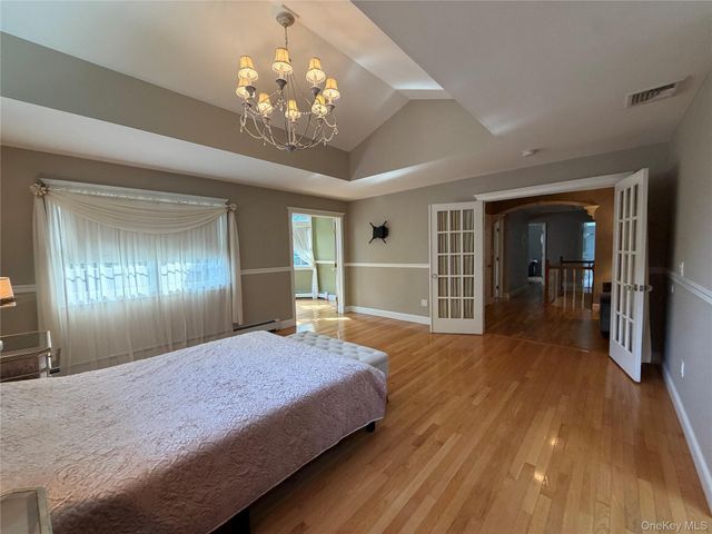 24 Arlington Avenue, Smithtown, NY 11780