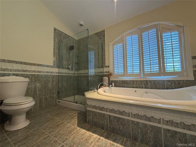 24 Arlington Avenue, Smithtown, NY 11780