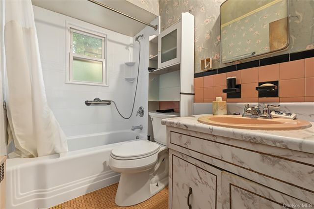 702 Partridge Avenue, West Hempstead, NY 11552