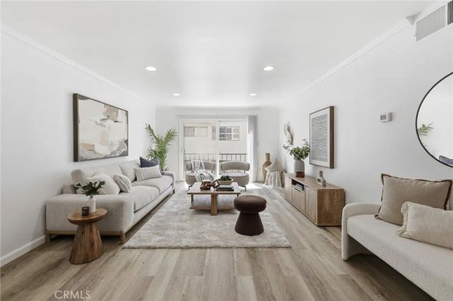 5257 Radford Avenue 212, Valley Village, CA 91607