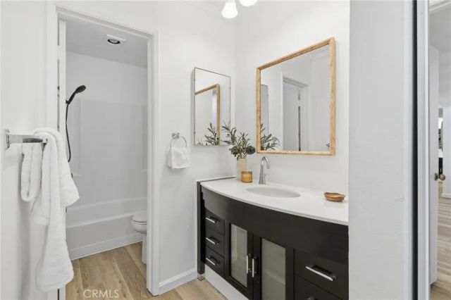 5257 Radford Avenue 212, Valley Village, CA 91607