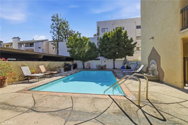 5257 Radford Avenue 212, Valley Village, CA 91607