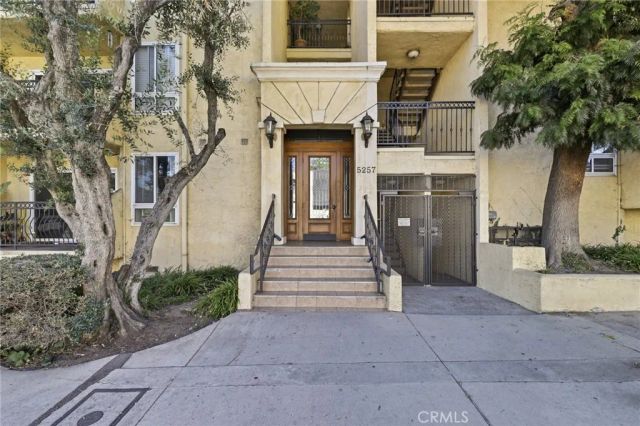 5257 Radford Avenue 212, Valley Village, CA 91607