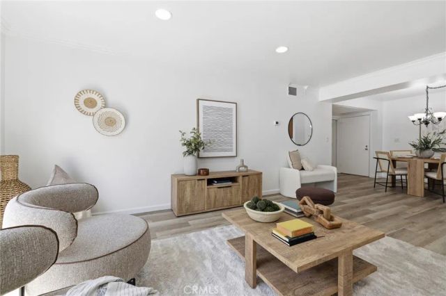 5257 Radford Avenue 212, Valley Village, CA 91607