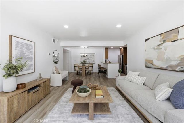 5257 Radford Avenue 212, Valley Village, CA 91607