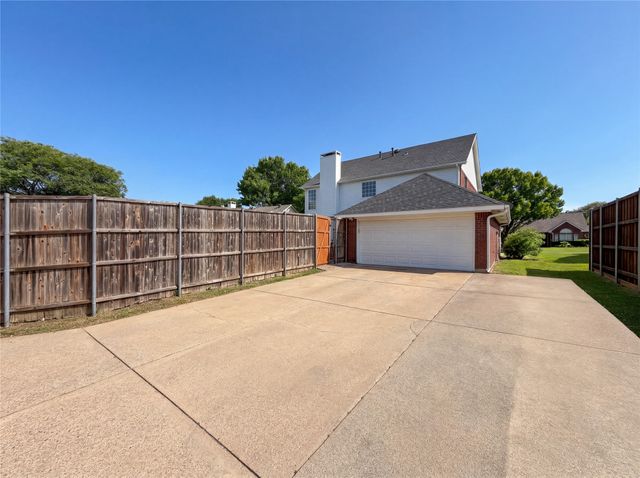 1213 Cardigan Street, Garland, TX 75040