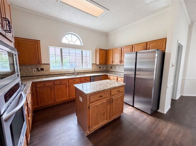 1213 Cardigan Street, Garland, TX 75040