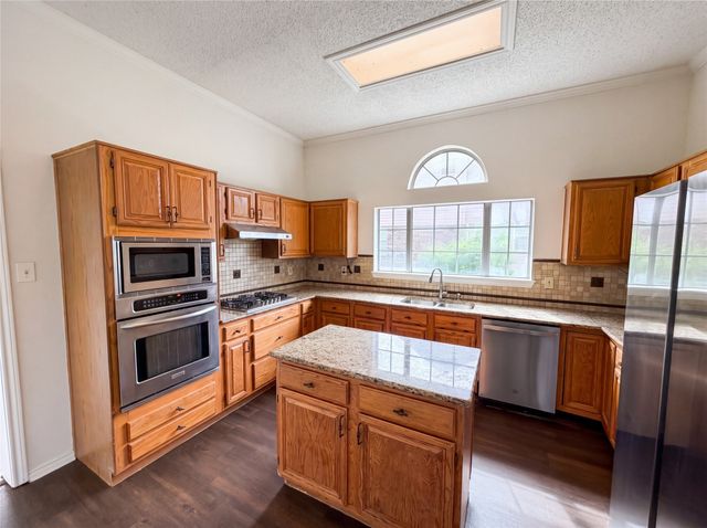 1213 Cardigan Street, Garland, TX 75040