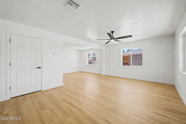 1917 W WHITTON Avenue, Phoenix, AZ 85015
