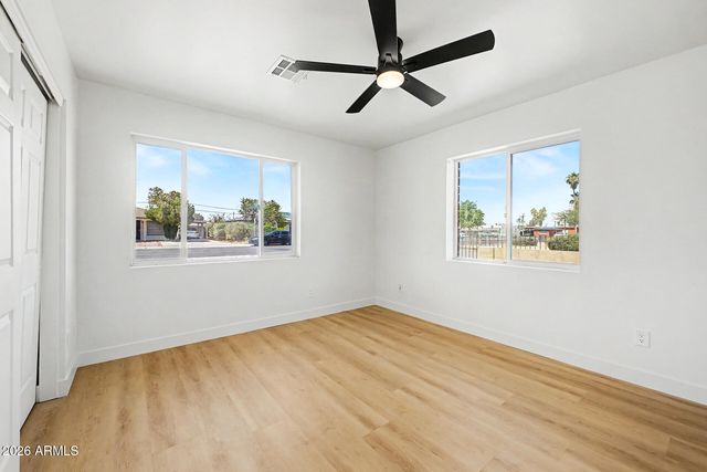 1917 W WHITTON Avenue, Phoenix, AZ 85015