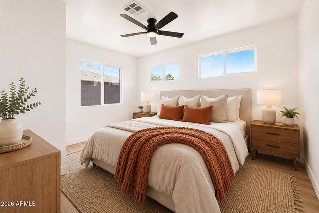 1917 W WHITTON Avenue, Phoenix, AZ 85015