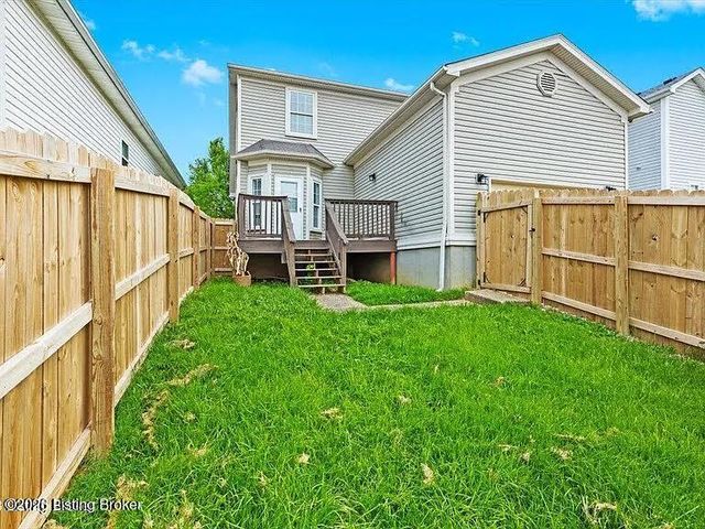 1508 Russell Lee Dr, Louisville, KY 40211