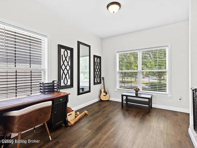 1508 Russell Lee Dr, Louisville, KY 40211