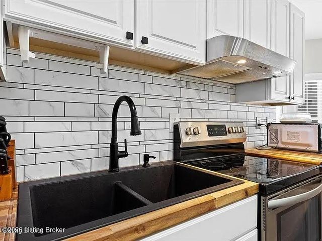 1508 Russell Lee Dr, Louisville, KY 40211