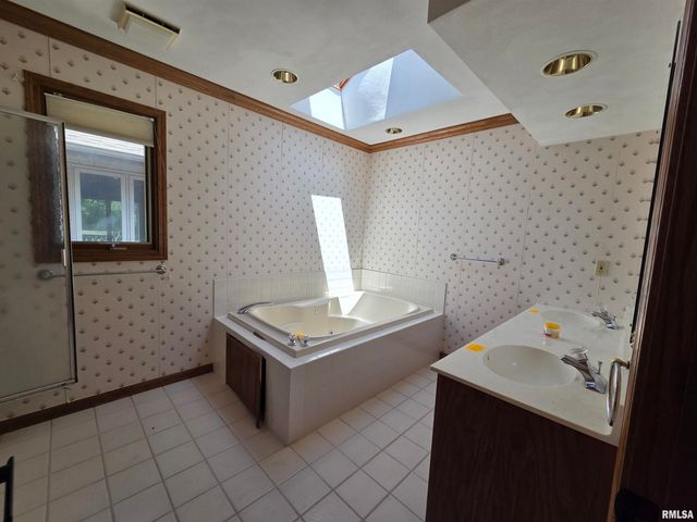 704 BAYSIDE Circle, Germantown Hills, IL 61548