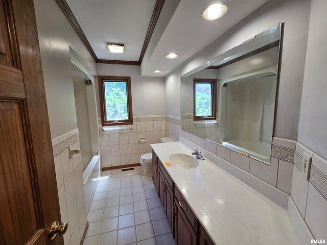 704 BAYSIDE Circle, Germantown Hills, IL 61548