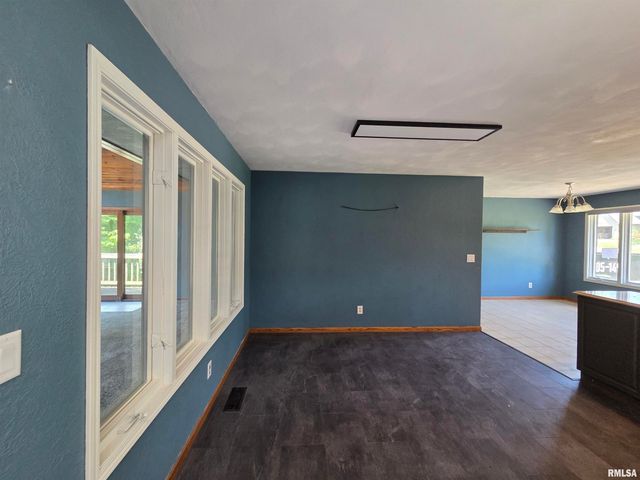 704 BAYSIDE Circle, Germantown Hills, IL 61548
