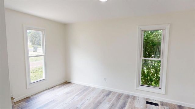 627 W Cherry Street, Nevada, MO 64772