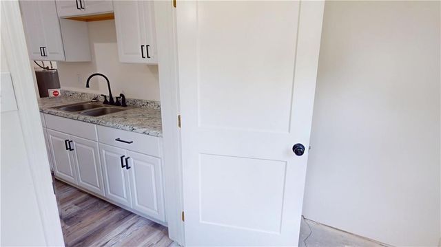 627 W Cherry Street, Nevada, MO 64772