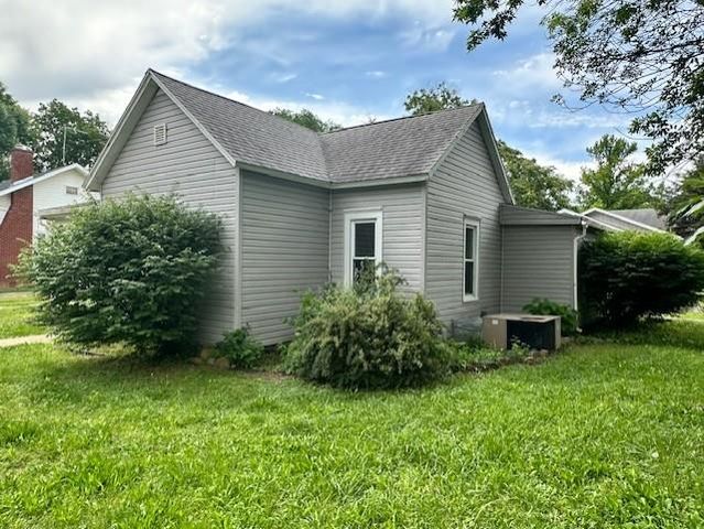 627 W Cherry Street, Nevada, MO 64772