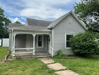 627 W Cherry Street, Nevada, MO 64772