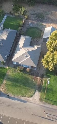 102 E Willamette Avenue, Fresno, CA 93706