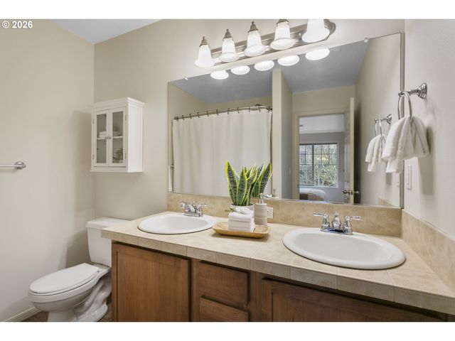 1436 Ne ALEXANDRIA Pl, Hillsboro, OR 97124