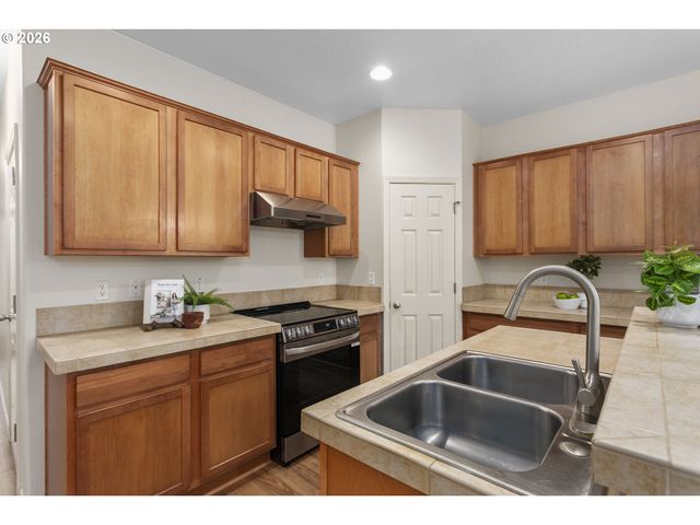 1436 Ne ALEXANDRIA Pl, Hillsboro, OR 97124