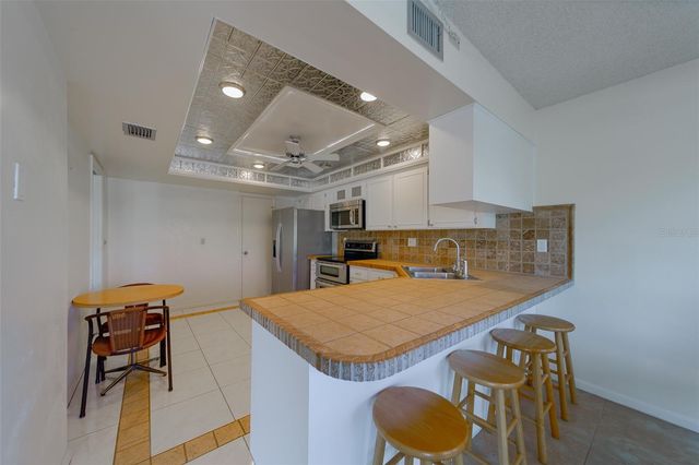 225 COUNTRY CLUB DRIVE F1210, Largo, FL 33771