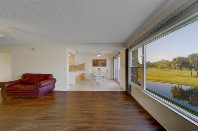 225 COUNTRY CLUB DRIVE F1210, Largo, FL 33771