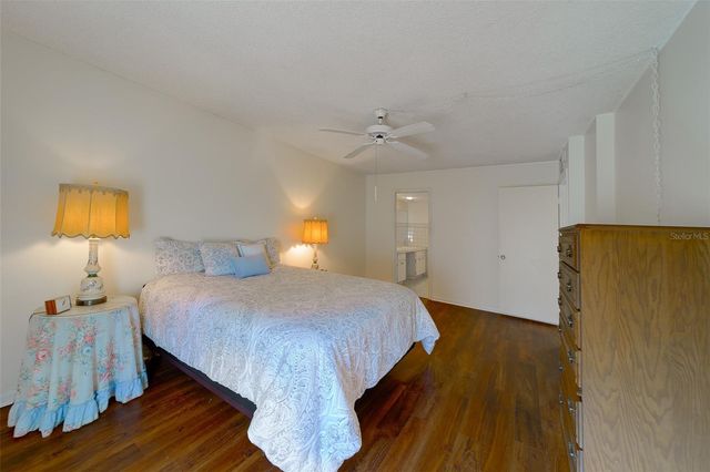 225 COUNTRY CLUB DRIVE F1210, Largo, FL 33771