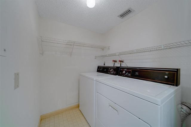 225 COUNTRY CLUB DRIVE F1210, Largo, FL 33771