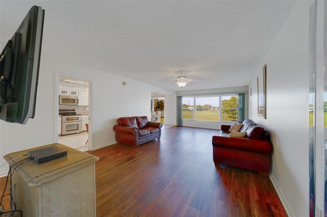 225 COUNTRY CLUB DRIVE F1210, Largo, FL 33771