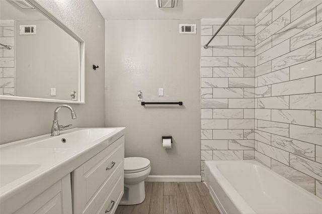 4955 Wigton Drive, Houston, TX 77096