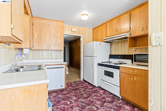 324 Berry Ave, Hayward, CA 94544