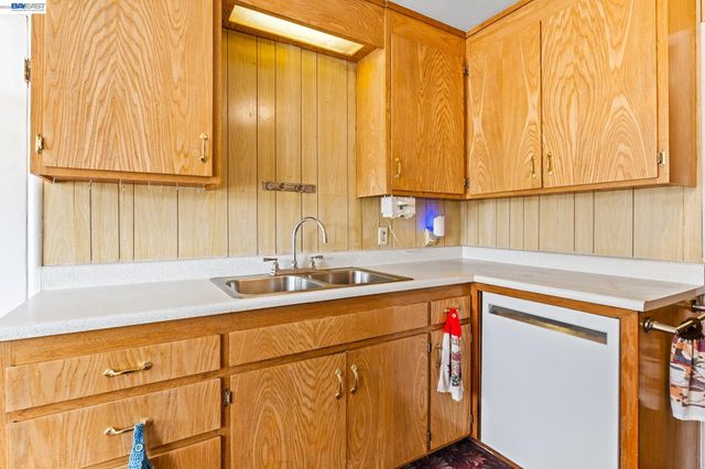 324 Berry Ave, Hayward, CA 94544