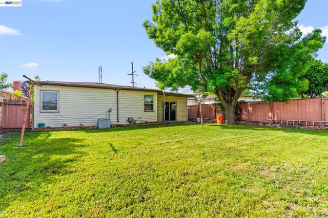 324 Berry Ave, Hayward, CA 94544