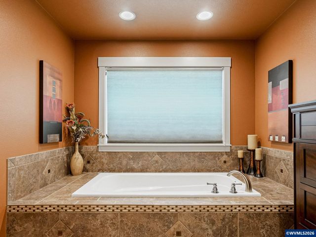 5489 Salal St SE, Salem, OR 97306