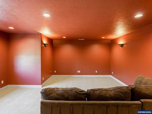 5489 Salal St SE, Salem, OR 97306