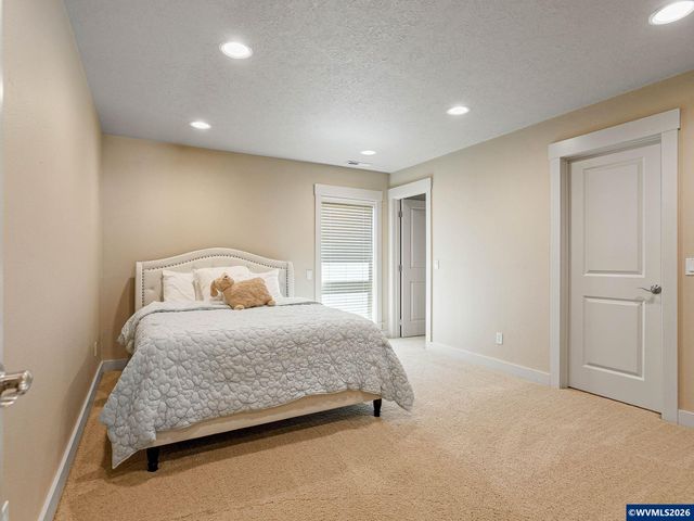 5489 Salal St SE, Salem, OR 97306