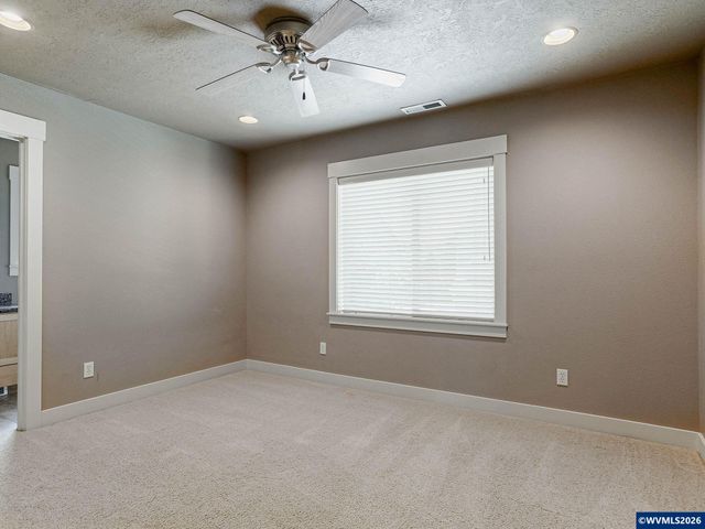 5489 Salal St SE, Salem, OR 97306