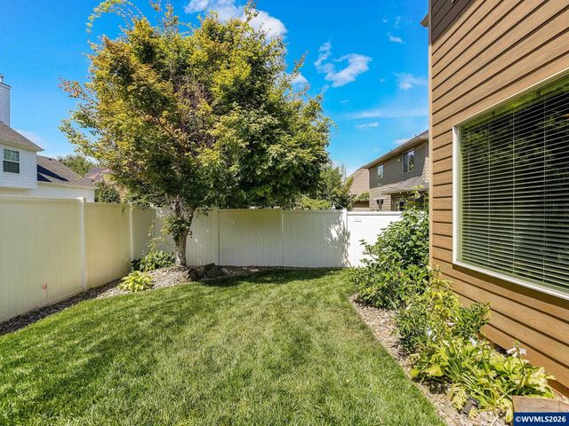 5489 Salal St SE, Salem, OR 97306