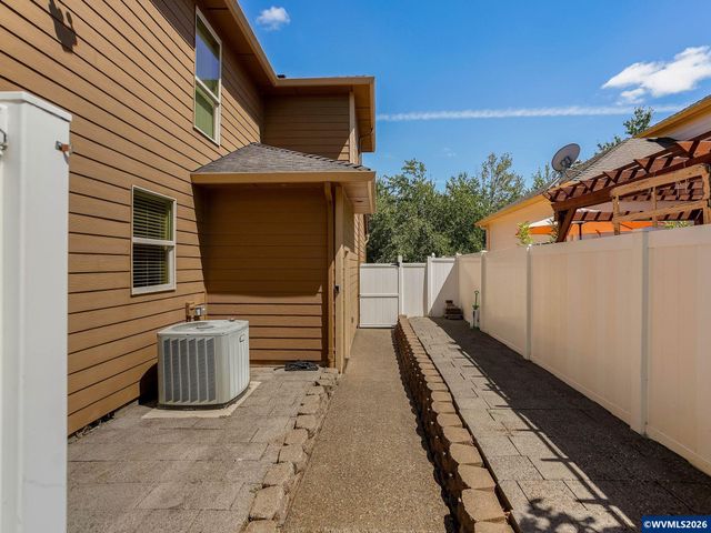 5489 Salal St SE, Salem, OR 97306