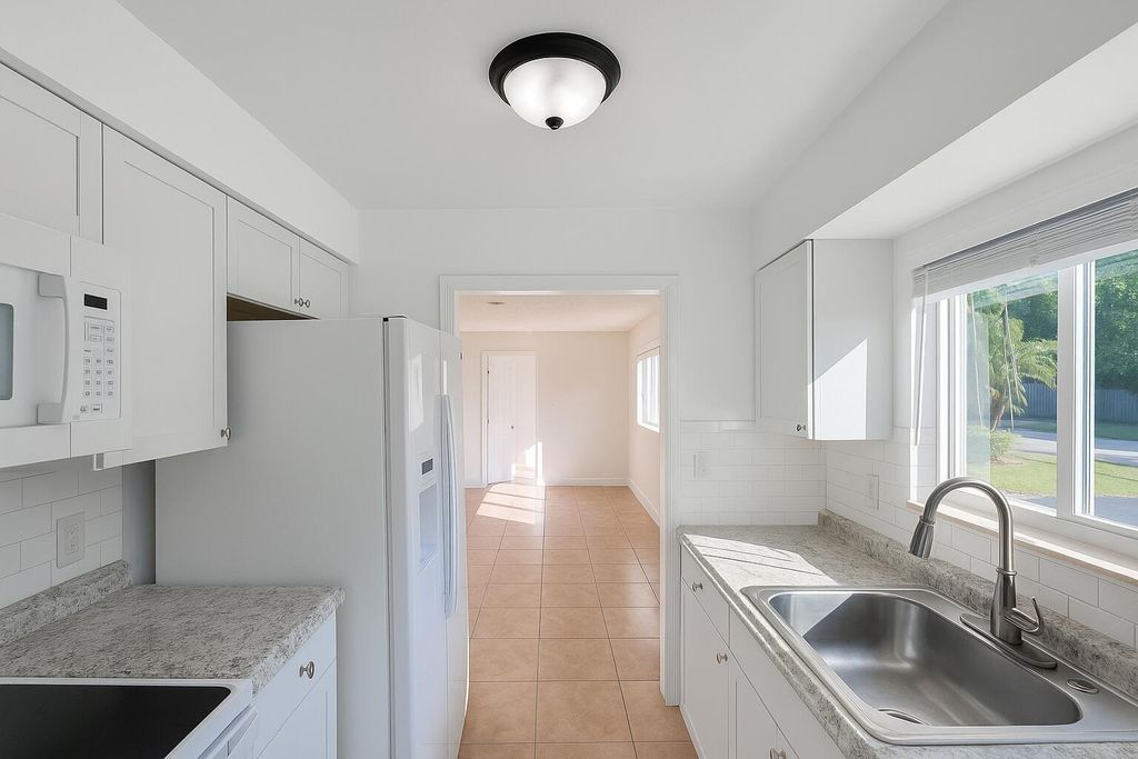 3041 NE 7th Avenue C, Pompano Beach, FL 33064
