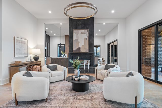 1309 Southside Cir, Nashville, TN 37212