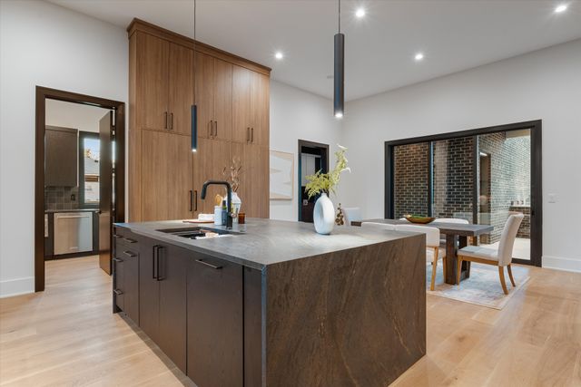 1309 Southside Cir, Nashville, TN 37212