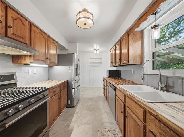 142 Center Grange Rd, Center Twp, PA 15001