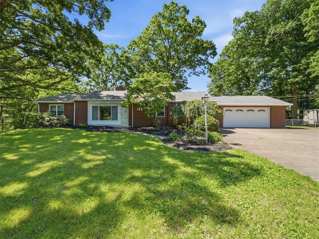 142 Center Grange Rd, Center Twp, PA 15001